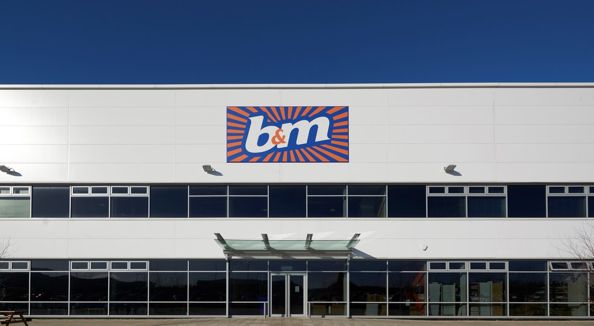 B&M Retail Distribution Project - Insulated Panel Systems | Kingspan ...