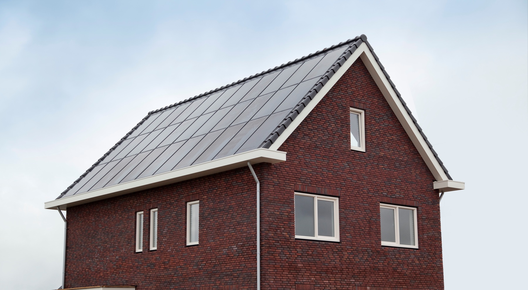 Strak dakvlak met PV panelen | Projecten | Kingspan ...