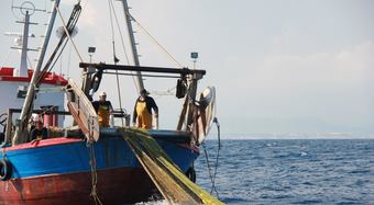 Kingspan_ECOALF_Foundation_Ocean_Clean-Up_Fisherman_Image_EN